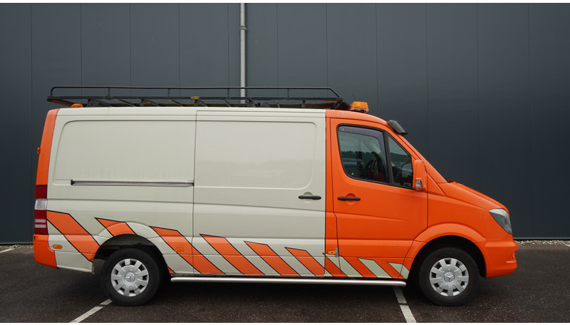 Mercedes-Benz Sprinter 309 CLOSED BOX - Fourgon grand volume: photos 2 Mercedes-Benz Sprinter 309 CLOSED BOX - Fourgon grand volume: photos 2