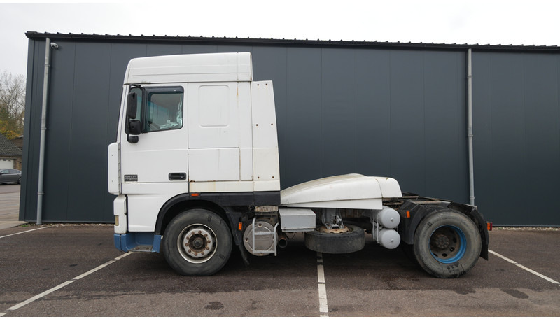 DAF XF 95.380 SC MANUAL GEARBOX EURO 3 - Tracteur routier: photos 1 DAF XF 95.380 SC MANUAL GEARBOX EURO 3 - Tracteur routier: photos 1
