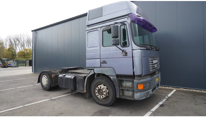 MAN F2000 EURO 2 MANUAL GEARBOX 6 CYLINDER - Tracteur routier: photos 4 MAN F2000 EURO 2 MANUAL GEARBOX 6 CYLINDER - Tracteur routier: photos 4