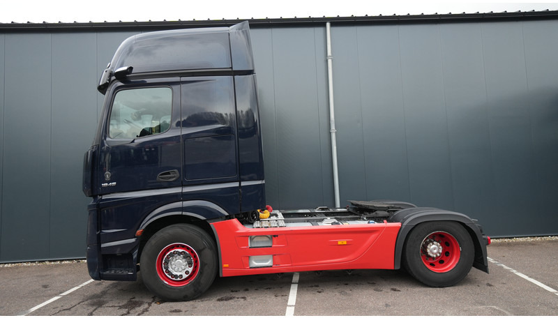 Mercedes-Benz ACTROS 1945 GIGASPACE 649.700KM - Tracteur routier: photos 1 Mercedes-Benz ACTROS 1945 GIGASPACE 649.700KM - Tracteur routier: photos 1