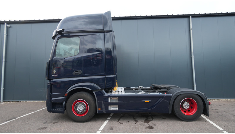 Mercedes-Benz ACTROS 1945 GIGASPACE 709.200KM - Tracteur routier: photos 1 Mercedes-Benz ACTROS 1945 GIGASPACE 709.200KM - Tracteur routier: photos 1