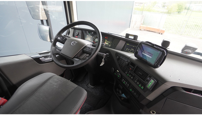Volvo FH 420 ADR GLOBETROTTER 808.000KM - Tracteur routier: photos 5 Volvo FH 420 ADR GLOBETROTTER 808.000KM - Tracteur routier: photos 5