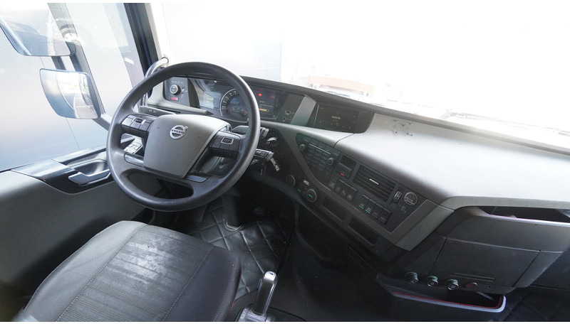 Volvo FH460 EURO 6 GLOBETROTTER 833.000KM - Tracteur routier: photos 5 Volvo FH460 EURO 6 GLOBETROTTER 833.000KM - Tracteur routier: photos 5