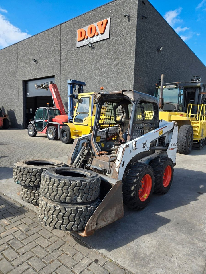 Bobcat S450 - Chargeuse sur pneus: photos 1 Bobcat S450 - Chargeuse sur pneus: photos 1