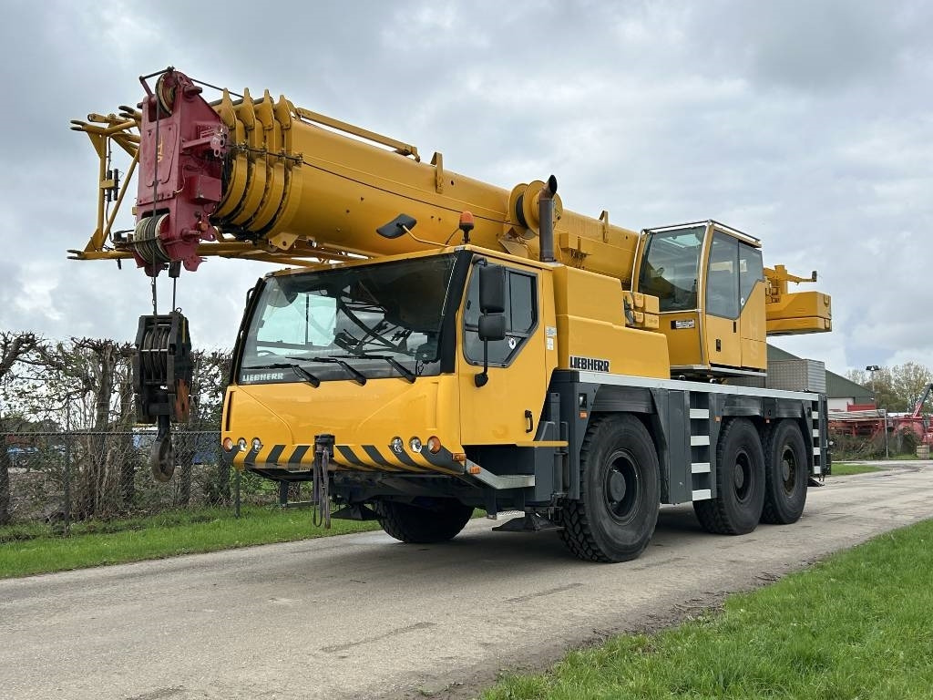 Liebherr LTM 1055-3.1  - Grue tout-terrain: photos 4 Liebherr LTM 1055-3.1  - Grue tout-terrain: photos 4