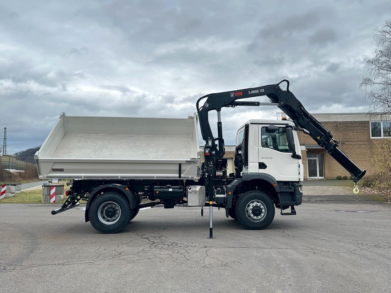 MAN TGM 18.320 4x4 Euro6e Hiab X-HiDuo 138DS-3 - Camion benne, Camion grue: photos 4 MAN TGM 18.320 4x4 Euro6e Hiab X-HiDuo 138DS-3 - Camion benne, Camion grue: photos 4