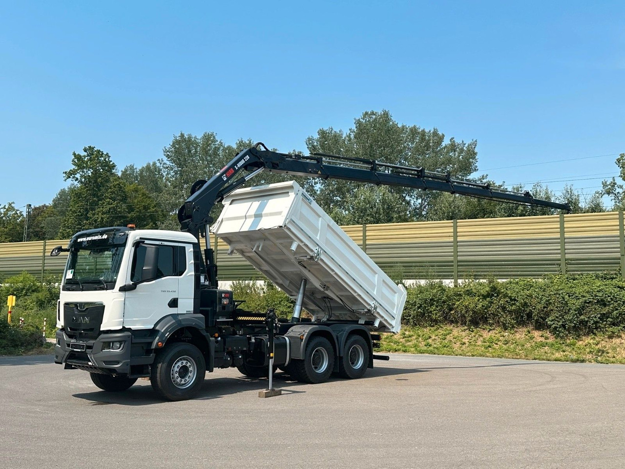 MAN TGS 33.440 6x4 /3-Seiten- Kipper / HIAB 228-6 MAN TGS 33.440 6x4 /3-Seiten- Kipper / HIAB 228-6 - Camion benne, Camion grue: photos 1 MAN TGS 33.440 6x4 /3-Seiten- Kipper / HIAB 228-6 MAN TGS 33.440 6x4 /3-Seiten- Kipper / HIAB 228-6 - Camion benne, Camion grue: photos 1