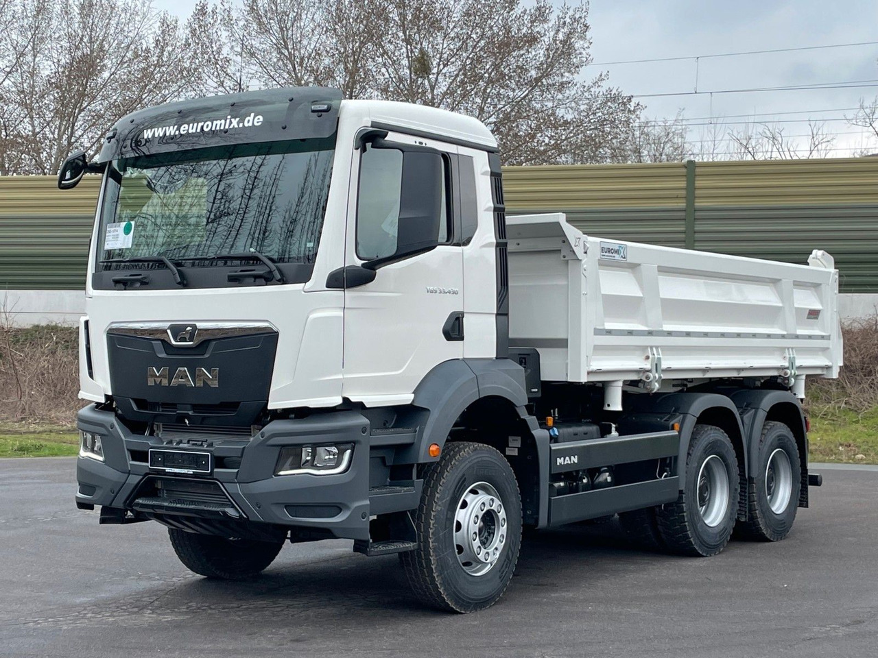 MAN TGS 33.440 6x4 /Euro6 3-Seiten-Kipper EuromixMTP MAN TGS 33.440 6x4 /Euro6 3-Seiten-Kipper EuromixMTP - Camion benne: photos 1 MAN TGS 33.440 6x4 /Euro6 3-Seiten-Kipper EuromixMTP MAN TGS 33.440 6x4 /Euro6 3-Seiten-Kipper EuromixMTP - Camion benne: photos 1