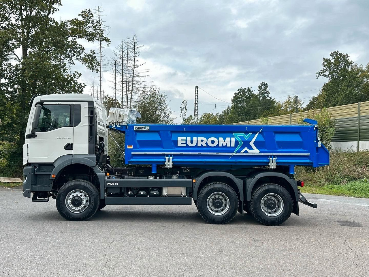 MAN TGS 33.440 6x6 /Euro6 3-Seiten-Kipper EuromixMTP - Camion benne: photos 3 MAN TGS 33.440 6x6 /Euro6 3-Seiten-Kipper EuromixMTP - Camion benne: photos 3