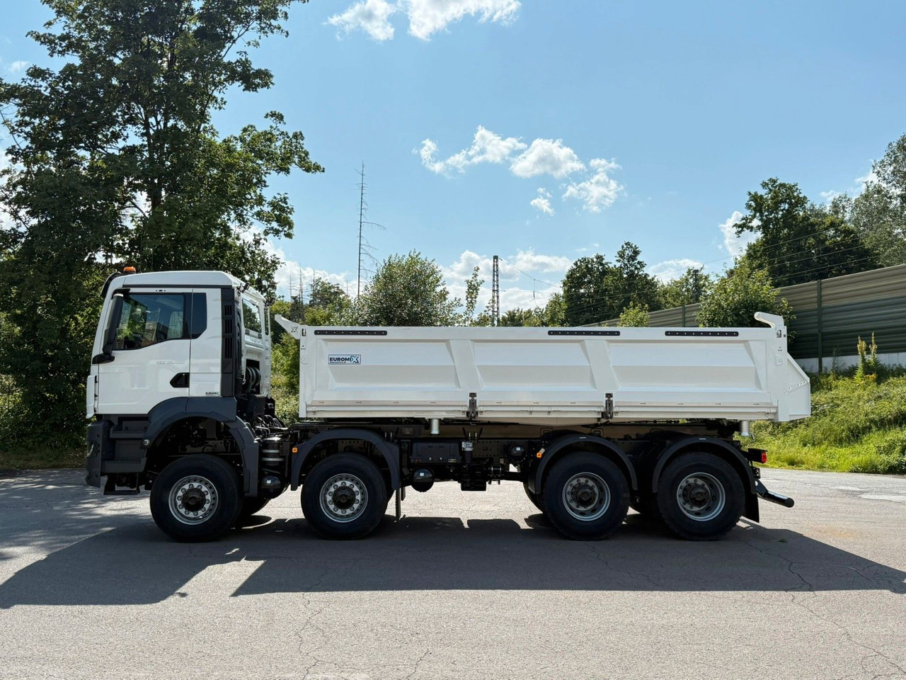 MAN TGS 35.480 8x8 EuromixMTP 3-Seiten-Kipper - Camion benne: photos 4 MAN TGS 35.480 8x8 EuromixMTP 3-Seiten-Kipper - Camion benne: photos 4