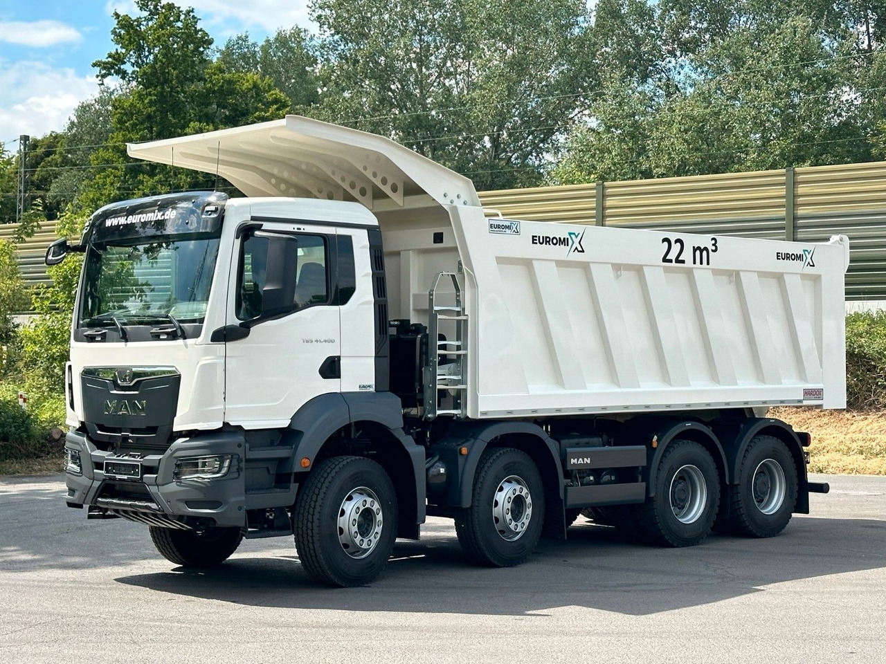 MAN TGS 41.440 8x4 EuromixMTP 22m³ Eckige Mulde - Camion benne: photos 3 MAN TGS 41.440 8x4 EuromixMTP 22m³ Eckige Mulde - Camion benne: photos 3
