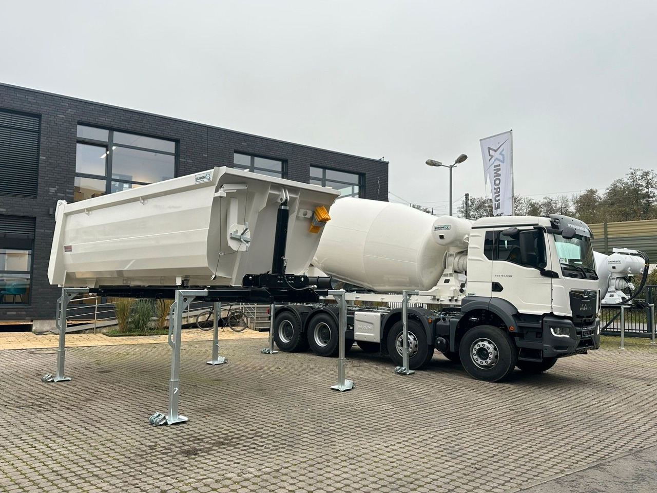 MAN TGS 41.480 8x4 WECHSELSYSTEM KIPPER+MISCHER - Camion malaxeur: photos 3 MAN TGS 41.480 8x4 WECHSELSYSTEM KIPPER+MISCHER - Camion malaxeur: photos 3