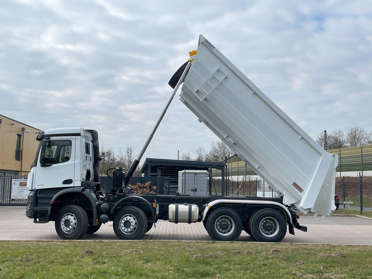 Camion benne Mercedes-Benz 4142 8X4  Mulden-  Kipper -  EuromixMTP: photos 11