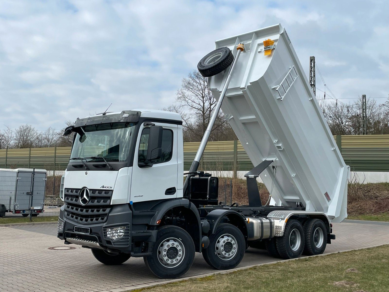 Camion benne Mercedes-Benz 4142 8X4  Mulden-  Kipper -  EuromixMTP: photos 9