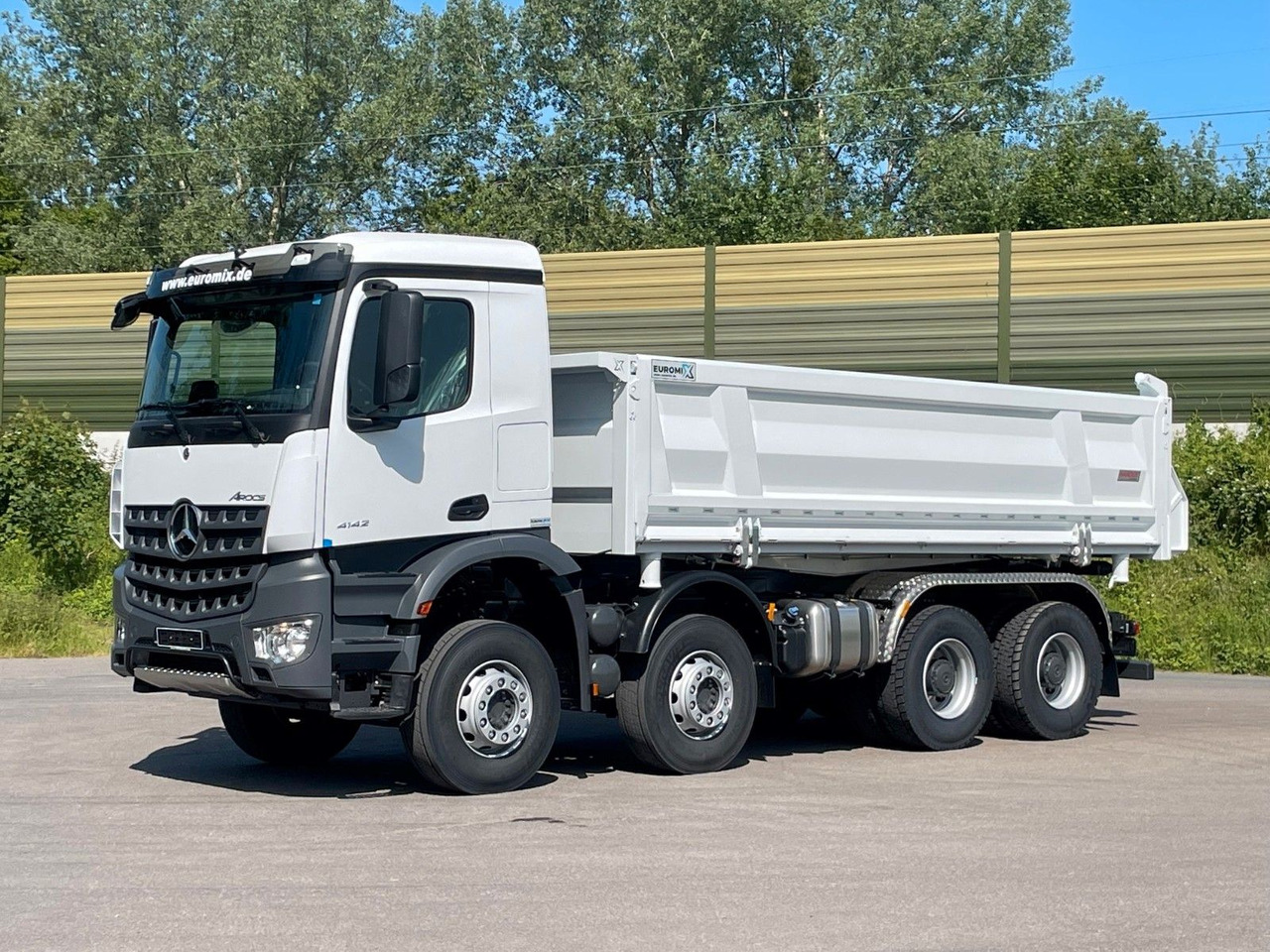Mercedes-Benz 4145 8X4 Euromix EMT 3-Seiten-Kipper - Camion benne: photos 2 Mercedes-Benz 4145 8X4 Euromix EMT 3-Seiten-Kipper - Camion benne: photos 2