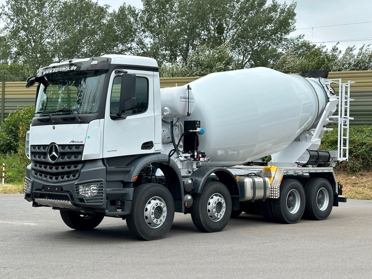 Mercedes-Benz AROCS 5 4142 B 8X4 Euro 3 EuromixMTP EM 10 - Camion malaxeur: photos 3 Mercedes-Benz AROCS 5 4142 B 8X4 Euro 3 EuromixMTP EM 10 - Camion malaxeur: photos 3
