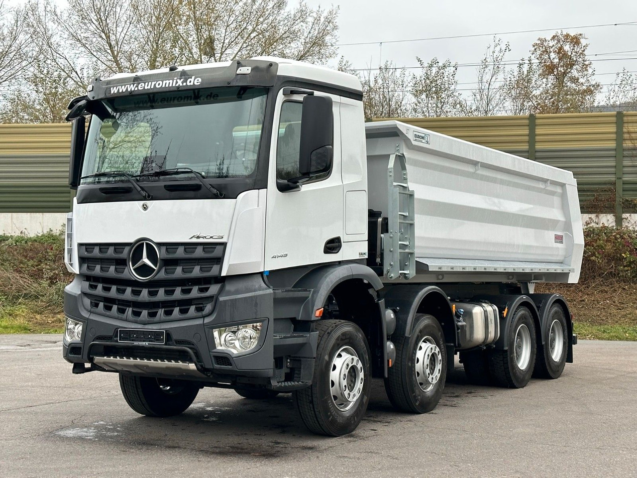 Mercedes-Benz AROCS 5 4145 8X4 E6e EuromixMTP 18m³ Kipper - Camion benne: photos 1 Mercedes-Benz AROCS 5 4145 8X4 E6e EuromixMTP 18m³ Kipper - Camion benne: photos 1