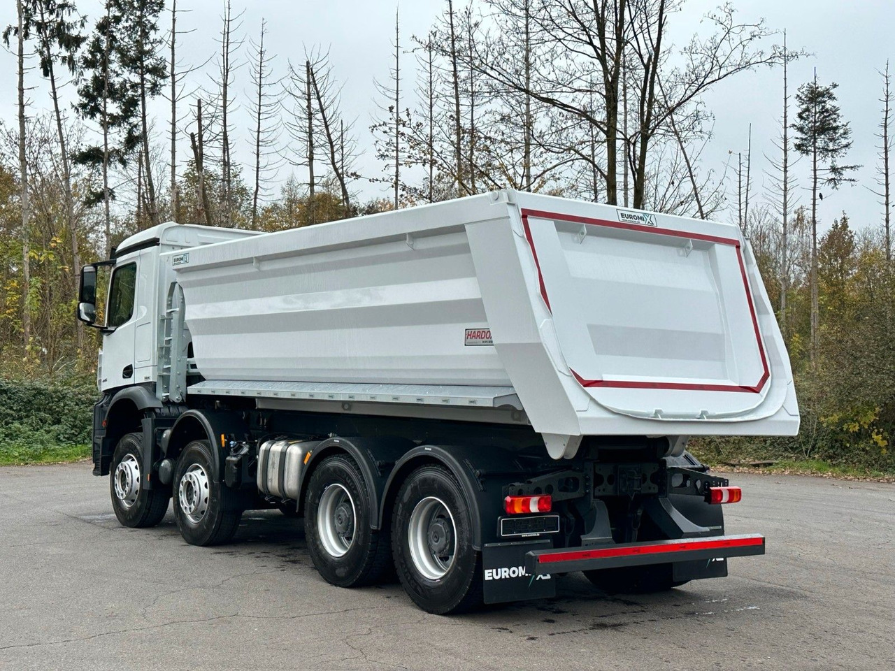 Mercedes-Benz AROCS 5 4145 8X4 E6e EuromixMTP 18m³ Kipper - Camion benne: photos 4 Mercedes-Benz AROCS 5 4145 8X4 E6e EuromixMTP 18m³ Kipper - Camion benne: photos 4