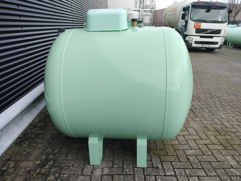 De Visser Propaan/Butaan LPG Tank 1600 L (0.8 ton) Gastank - Gas, Gaz, LPG, GPL, Propane, Butane tanks aboveground Ø 1250mm including tank fittings Tanks are built according to DIN EN 12542, with high quality steel. - Réservoir de carburant pour Camion: photos 1 De Visser Propaan/Butaan LPG Tank 1600 L (0.8 ton) Gastank - Gas, Gaz, LPG, GPL, Propane, Butane tanks aboveground Ø 1250mm including tank fittings Tanks are built according to DIN EN 12542, with high quality steel. - Réservoir de carburant pour Camion: photos 1