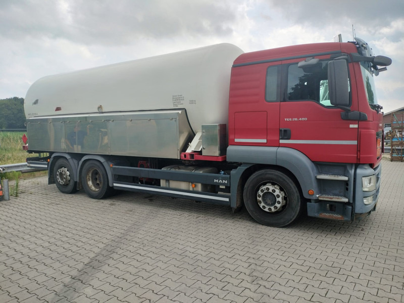 MAN TGS 26.400 6x2-4 LL 26900 Liter Gas tank truck ID 2.168 Rootselaar, flowmeter, pump - Camion citerne: photos 1 MAN TGS 26.400 6x2-4 LL 26900 Liter Gas tank truck ID 2.168 Rootselaar, flowmeter, pump - Camion citerne: photos 1