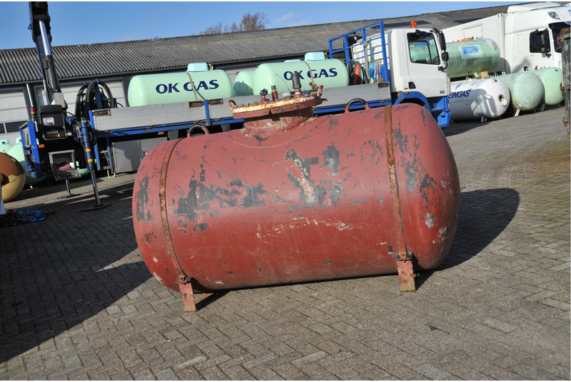 Visser 2700L(1,35 ton) Gas tanks - Gas, Gaz, LPG, GPL, Propane, Butane tanks Underground Used Tanks ID 1.004 - Réservoir de carburant pour Camion: photos 1 Visser 2700L(1,35 ton) Gas tanks - Gas, Gaz, LPG, GPL, Propane, Butane tanks Underground Used Tanks ID 1.004 - Réservoir de carburant pour Camion: photos 1