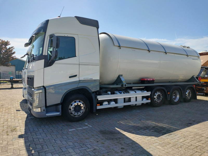 Volvo FH 420 8x2-4 -32791 L Gas tank truck -Gas, Gaz, LPG, GPL, Propane, Butane tank, Gastank ID 2.169 Eurotank, flowmeter, pump - Camion citerne: photos 3 Volvo FH 420 8x2-4 -32791 L Gas tank truck -Gas, Gaz, LPG, GPL, Propane, Butane tank, Gastank ID 2.169 Eurotank, flowmeter, pump - Camion citerne: photos 3