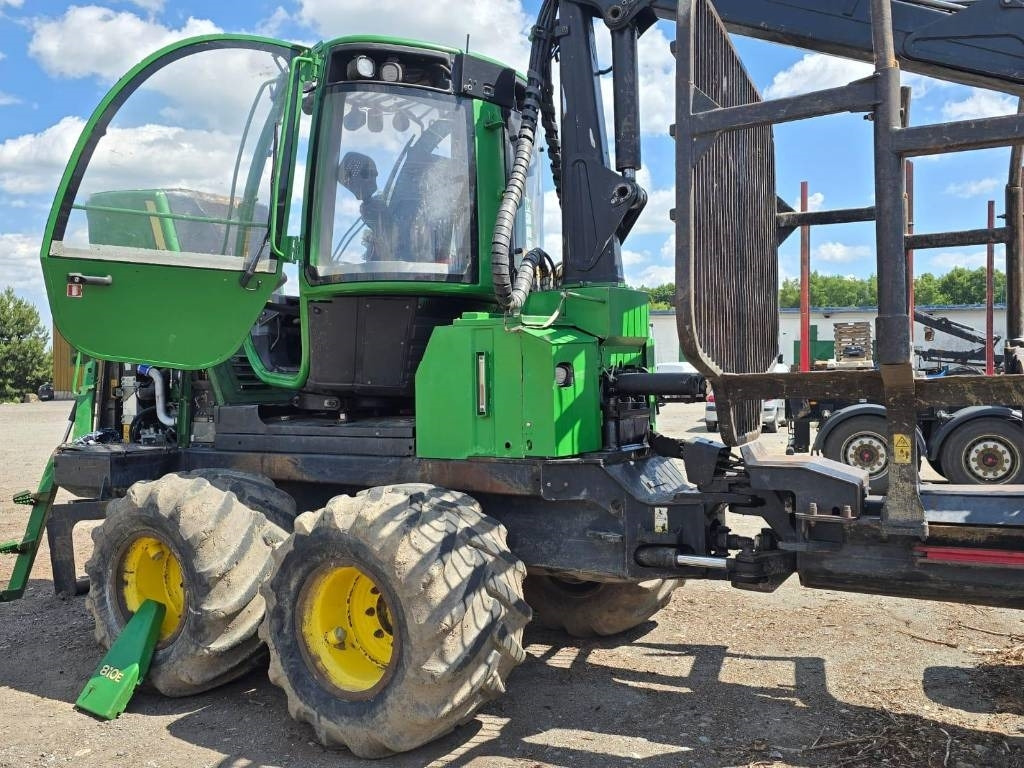 John Deere 810 E  - Porteur: photos 4 John Deere 810 E  - Porteur: photos 4