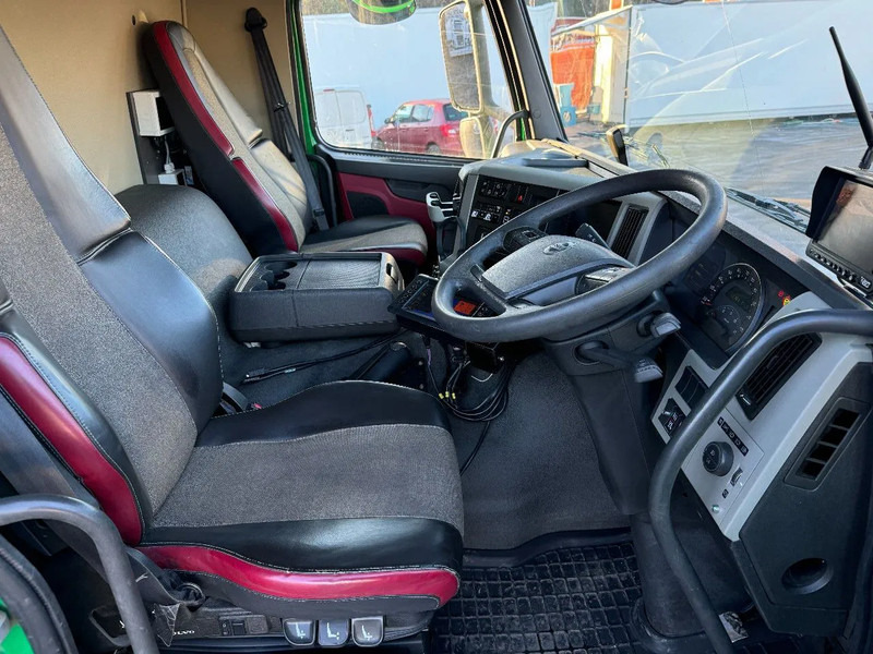 Benne à ordures ménagères Volvo FM 330 RHD, 2-compart, & tipper, 2014: photos 17