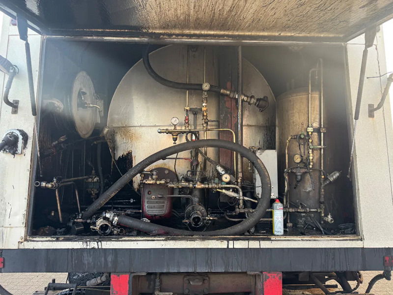 Camion pour transport de bitume Scania P94-300 **BURTEC BITUM SPRAYER-BELGIAN TRUCK**: photos 14 Camion pour transport de bitume Scania P94-300 **BURTEC BITUM SPRAYER-BELGIAN TRUCK**: photos 14