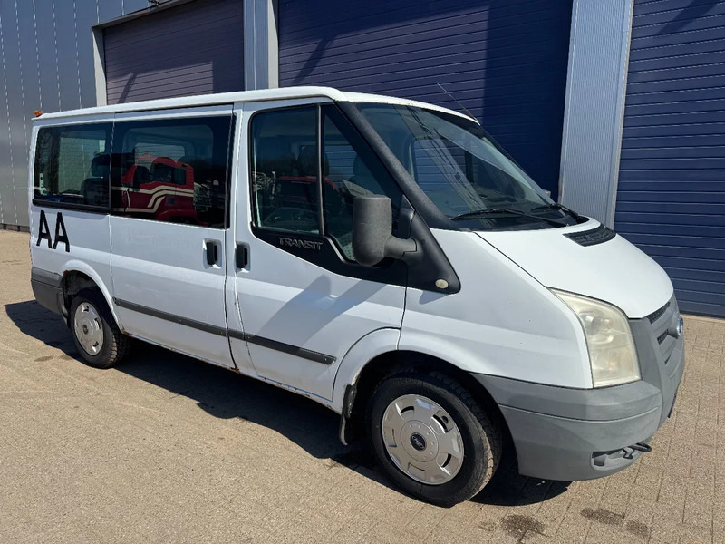 Ford **9PLACES-9SEATS** - Minibus, Transport de personnes: photos 3 Ford **9PLACES-9SEATS** - Minibus, Transport de personnes: photos 3