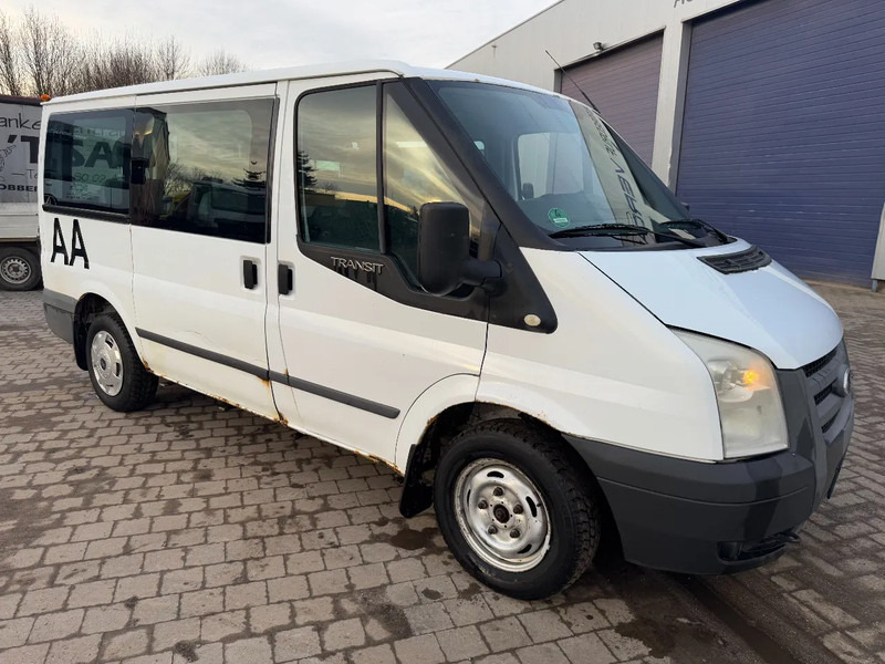 Ford **9PLACES-9SEATS** - Minibus, Transport de personnes: photos 3 Ford **9PLACES-9SEATS** - Minibus, Transport de personnes: photos 3