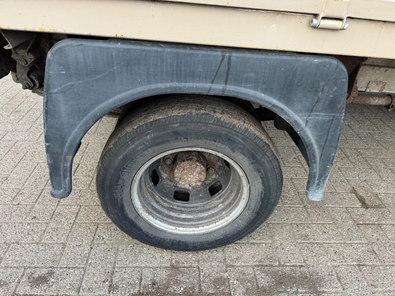 Ford Transit **BELGIAN ORIGINE-DIESEL** - Utilitaire plateau: photos 4 Ford Transit **BELGIAN ORIGINE-DIESEL** - Utilitaire plateau: photos 4