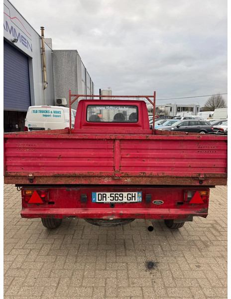Ford Transit **FRENCH ORIGIN-DIESEL** - Utilitaire plateau: photos 5 Ford Transit **FRENCH ORIGIN-DIESEL** - Utilitaire plateau: photos 5