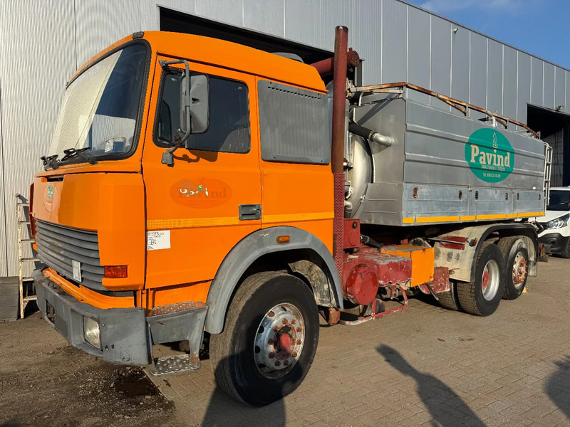 Iveco Turbostar 190.30 **6X2-FULL STEEL-VACUUMTRUCK-VIDANGEUR** - Camion hydrocureur: photos 1 Iveco Turbostar 190.30 **6X2-FULL STEEL-VACUUMTRUCK-VIDANGEUR** - Camion hydrocureur: photos 1