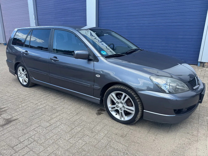 Mitsubishi Lancer **1600PETROL-AIRCO** - Voiture: photos 1 Mitsubishi Lancer **1600PETROL-AIRCO** - Voiture: photos 1