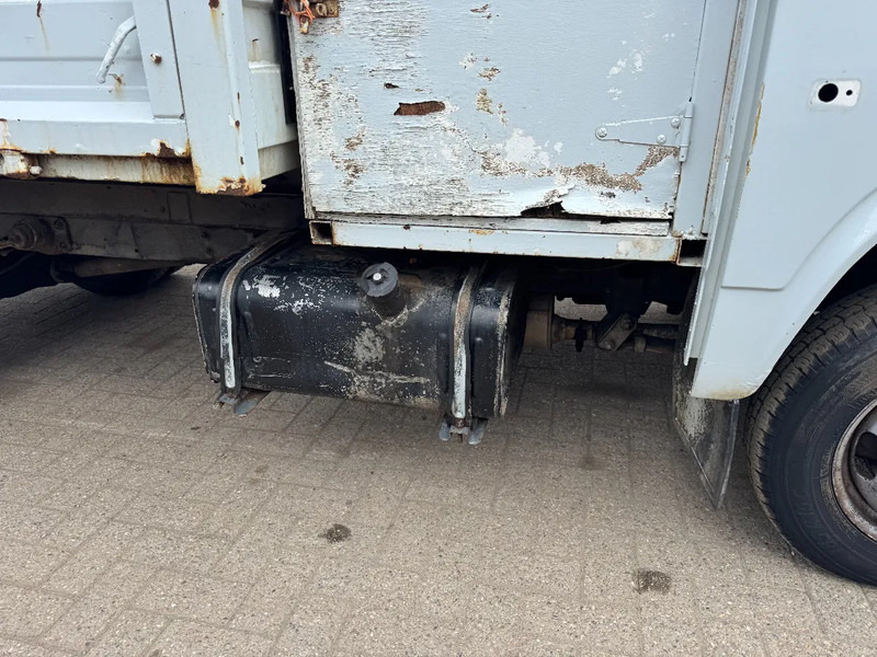Nissan Trade **TIPPER/BENNE** - Utilitaire benne: photos 4 Nissan Trade **TIPPER/BENNE** - Utilitaire benne: photos 4