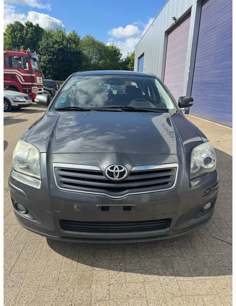 Toyota Avensis **DIESEL-AIRCO** - Voiture: photos 2 Toyota Avensis **DIESEL-AIRCO** - Voiture: photos 2