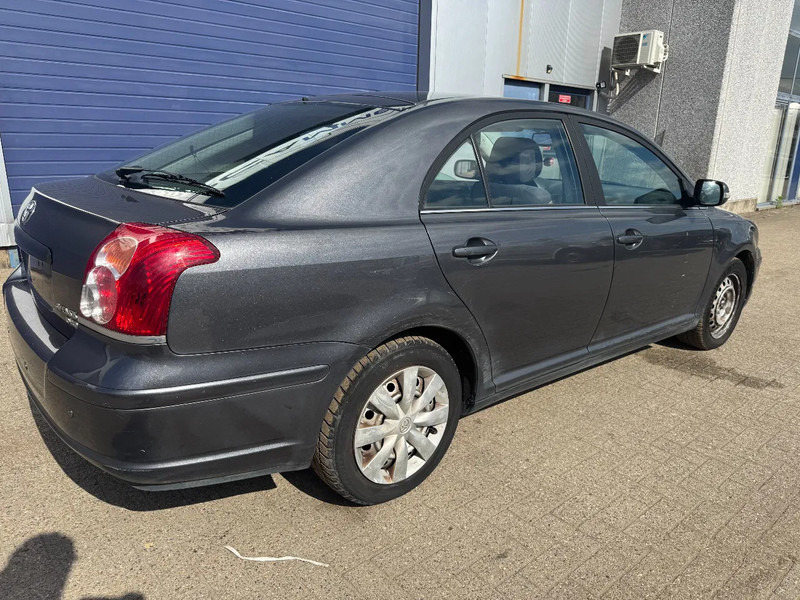 Toyota Avensis **DIESEL-AIRCO** - Voiture: photos 4 Toyota Avensis **DIESEL-AIRCO** - Voiture: photos 4