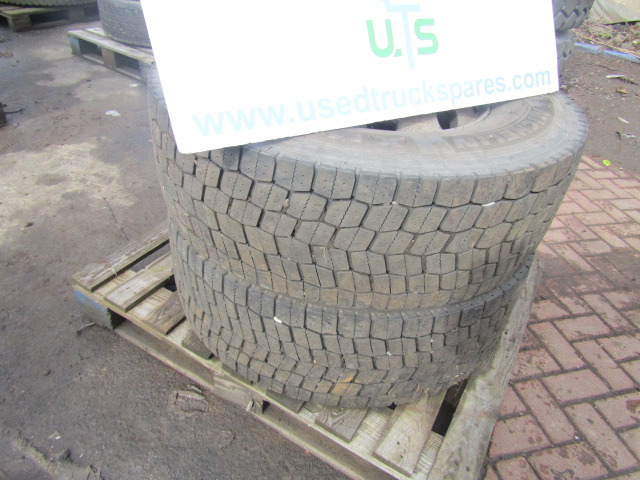 315/70/22.5 ALCOA (2) MICHILEN DRIVE PATTERN - Pneu pour Camion: photos 2 315/70/22.5 ALCOA (2) MICHILEN DRIVE PATTERN - Pneu pour Camion: photos 2