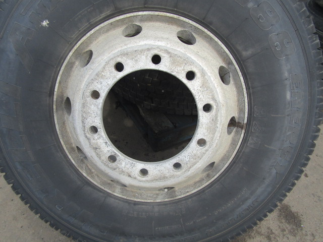 315/80/22.5 ALCOA (4) WITH PIRRELLI DRIVE PATTERN TYRES - Pneu pour Camion: photos 5 315/80/22.5 ALCOA (4) WITH PIRRELLI DRIVE PATTERN TYRES - Pneu pour Camion: photos 5