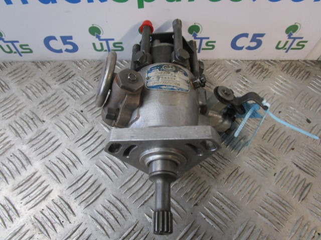 CAV ROTO DPA DIESEL FUEL INJECTION PUMP TYPE 3266F238 - Système de carburant pour Camion: photos 1 CAV ROTO DPA DIESEL FUEL INJECTION PUMP TYPE 3266F238 - Système de carburant pour Camion: photos 1