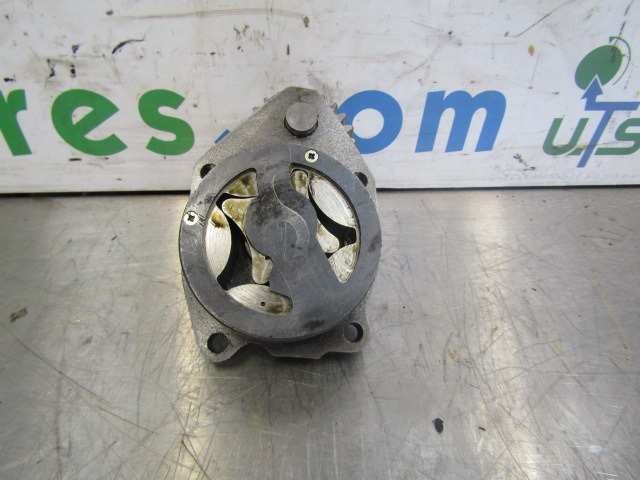 CUMMINS 6 CTA C SERIES OIL PUMP P/NO 3930338 - Moteur et pièces pour Camion: photos 2 CUMMINS 6 CTA C SERIES OIL PUMP P/NO 3930338 - Moteur et pièces pour Camion: photos 2