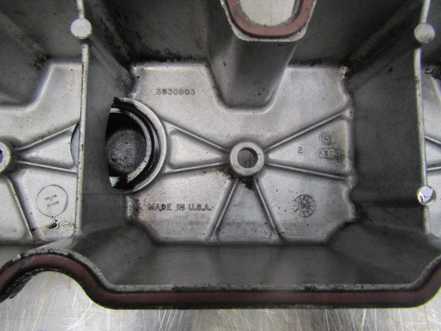 CUMMINS 6 CTA C SERIES ROCKER COVER P/NO 3930903 - Moteur et pièces pour Camion: photos 2 CUMMINS 6 CTA C SERIES ROCKER COVER P/NO 3930903 - Moteur et pièces pour Camion: photos 2