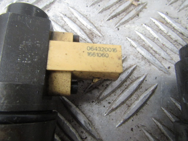 DAF CF 85 EURO 5 INJECTORS P/NO 1661060 - Bloc de gestion pour Camion: photos 3 DAF CF 85 EURO 5 INJECTORS P/NO 1661060 - Bloc de gestion pour Camion: photos 3