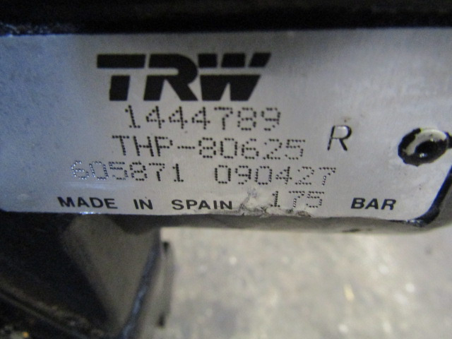 DAF XF 105 STEERING BOX TRW P/NO 49002081 - Commande de gouvernail pour Camion: photos 3 DAF XF 105 STEERING BOX TRW P/NO 49002081 - Commande de gouvernail pour Camion: photos 3