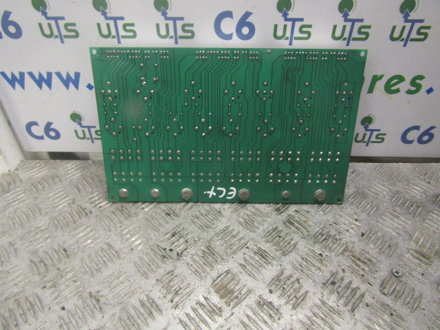 ERF ECX FUSEBOARD P/NO 414022-2 - Système électrique pour Camion: photos 3 ERF ECX FUSEBOARD P/NO 414022-2 - Système électrique pour Camion: photos 3