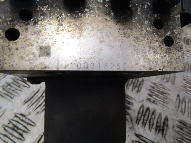 ISUZU N75 150 EURO 6 ABS PUMP/ECU P/NO 8974849300 - Bloc de gestion pour Camion: photos 2 ISUZU N75 150 EURO 6 ABS PUMP/ECU P/NO 8974849300 - Bloc de gestion pour Camion: photos 2