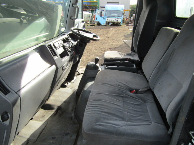 ISUZU N75 CAB (2010) - Cabine pour Camion: photos 5 ISUZU N75 CAB (2010) - Cabine pour Camion: photos 5