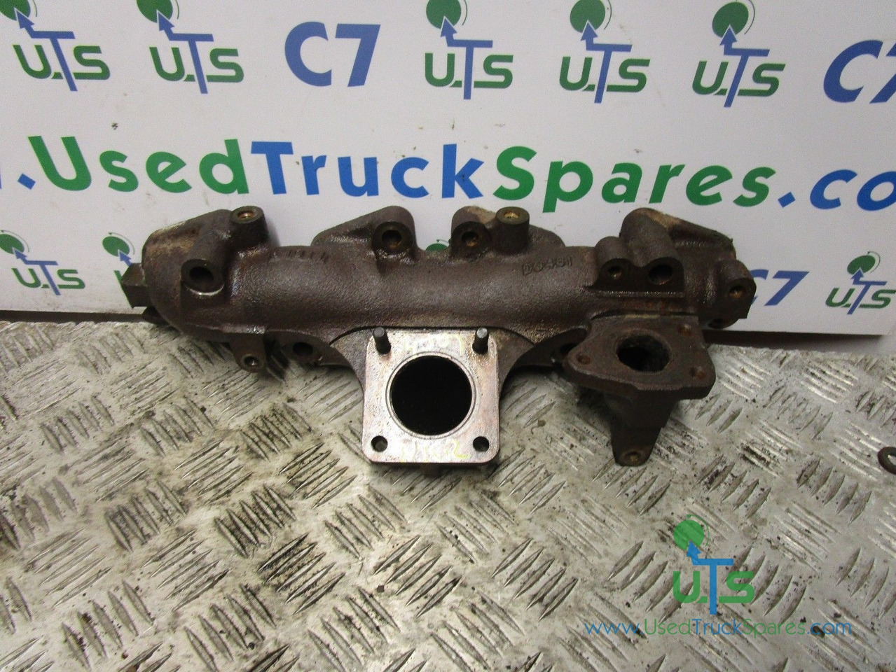ISUZU NKR 3.5T EXHAUST MANIFOLD - Système d'échappement pour Camion: photos 1 ISUZU NKR 3.5T EXHAUST MANIFOLD - Système d'échappement pour Camion: photos 1