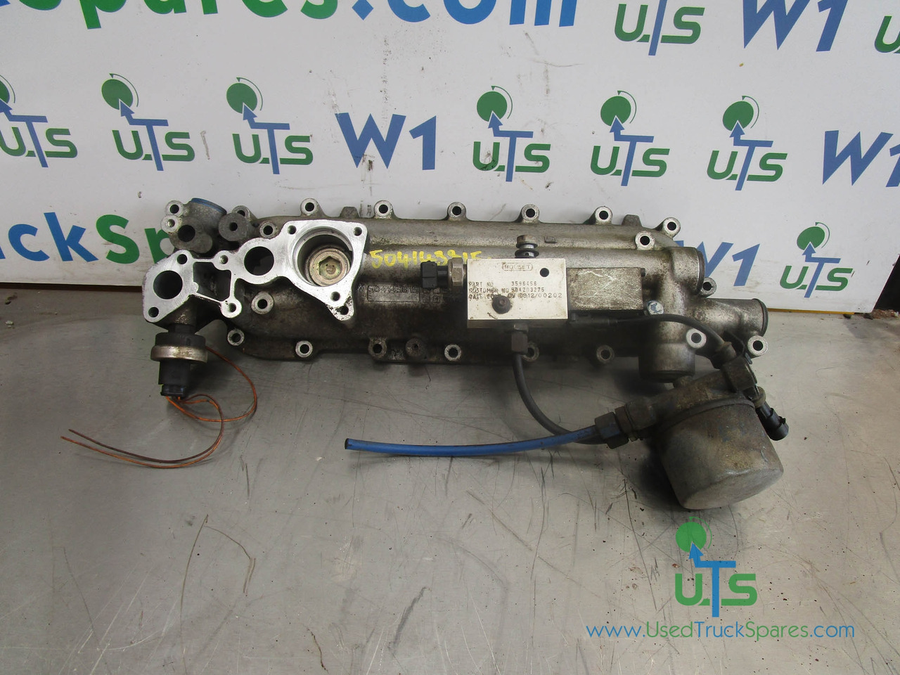 IVECO CURSOR 8 OIL COOLER HOUSING P/NO 504143815 - Moteur et pièces pour Camion: photos 1 IVECO CURSOR 8 OIL COOLER HOUSING P/NO 504143815 - Moteur et pièces pour Camion: photos 1